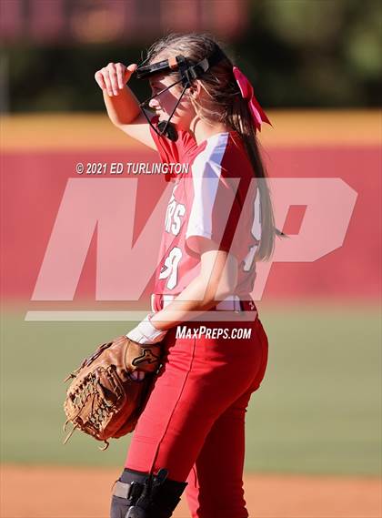 Thumbnail 2 in Lassiter vs. Glynn Academy photogallery.