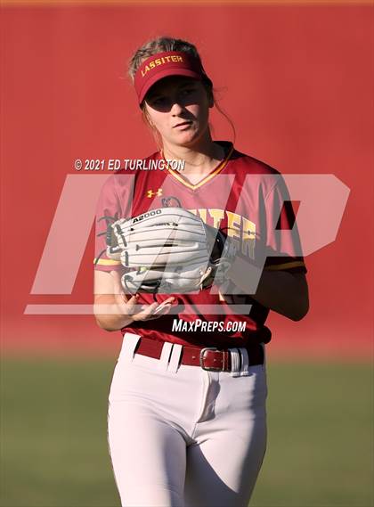 Thumbnail 1 in Lassiter vs. Glynn Academy photogallery.