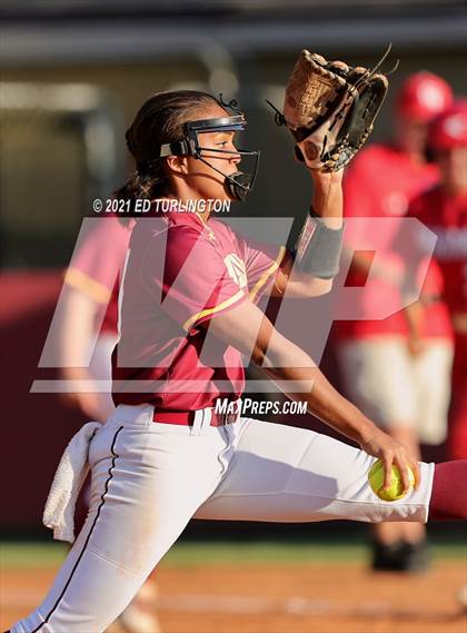 Thumbnail 2 in Lassiter vs. Glynn Academy photogallery.