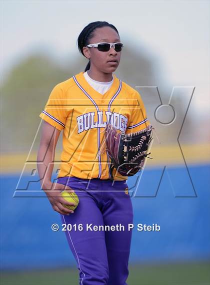 Thumbnail 3 in Lutcher vs East Ascension (SCC Jamboree) photogallery.