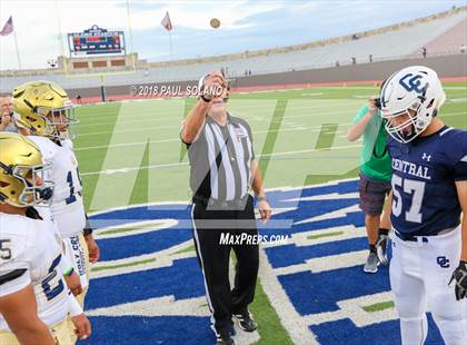 Thumbnail 3 in Central Catholic @ Holy Cross photogallery.