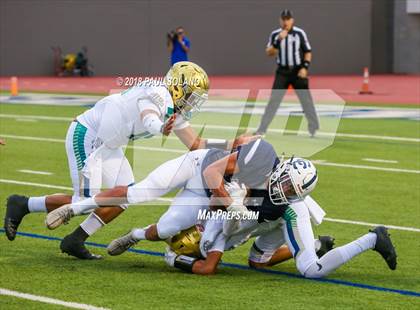 Thumbnail 2 in Central Catholic @ Holy Cross photogallery.