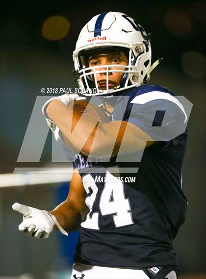 Thumbnail 2 in Central Catholic @ Holy Cross photogallery.