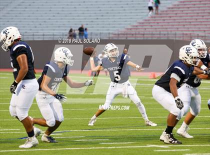 Thumbnail 3 in Central Catholic @ Holy Cross photogallery.