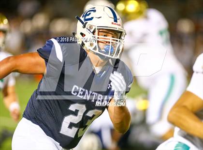 Thumbnail 2 in Central Catholic @ Holy Cross photogallery.