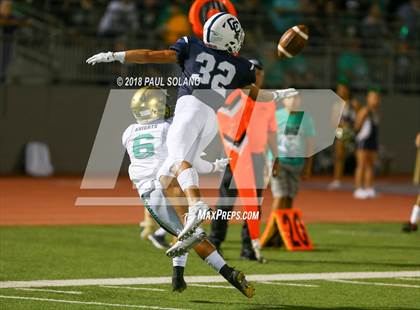 Thumbnail 2 in Central Catholic @ Holy Cross photogallery.