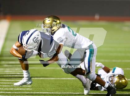 Thumbnail 2 in Central Catholic @ Holy Cross photogallery.