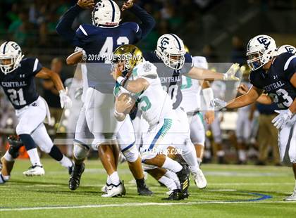 Thumbnail 3 in Central Catholic @ Holy Cross photogallery.