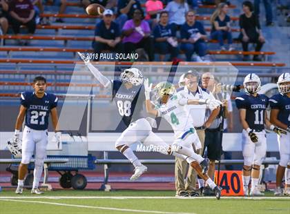 Thumbnail 2 in Central Catholic @ Holy Cross photogallery.