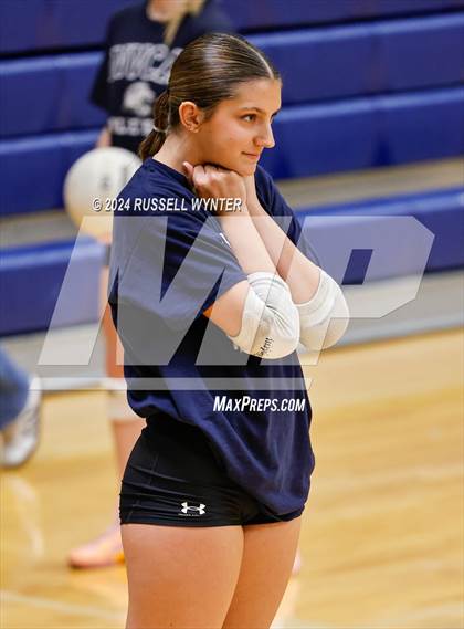 Thumbnail 1 in North Valley Christian Academy vs. Madison Highland Prep photogallery.