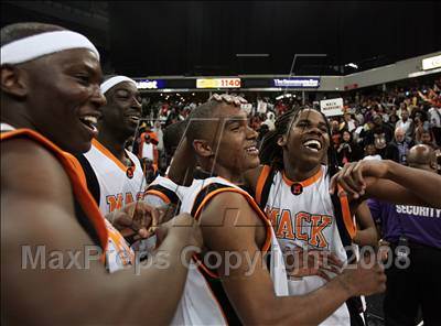 Thumbnail 3 in Dominguez vs. McClymonds (CIF State D1 Final) photogallery.