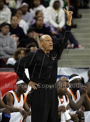 Thumbnail 1 in Dominguez vs. McClymonds (CIF State D1 Final) photogallery.