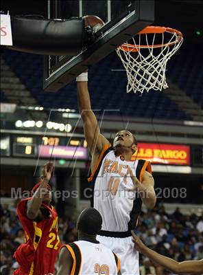 Thumbnail 2 in Dominguez vs. McClymonds (CIF State D1 Final) photogallery.