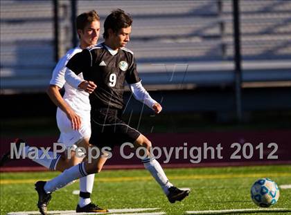 Thumbnail 2 in Friendswood vs Pasadena Memorial (Friendswood Invitational) photogallery.