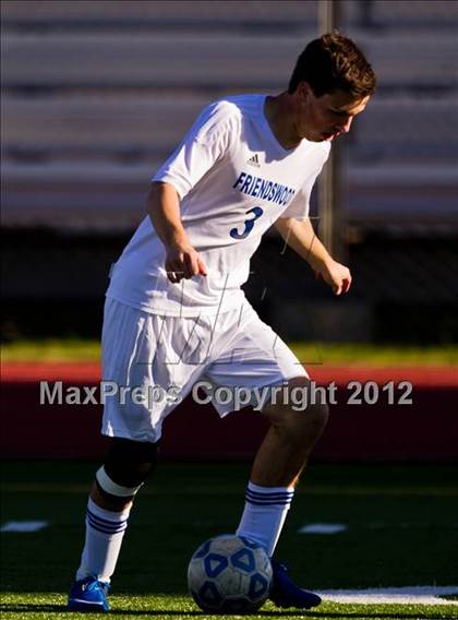 Thumbnail 2 in Friendswood vs Pasadena Memorial (Friendswood Invitational) photogallery.