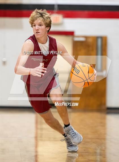 Thumbnail 2 in Porter-Gaud vs. Our Lady of Mount Carmel (Berean Christmas Showcase) photogallery.