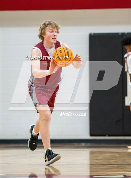 Thumbnail 2 in Porter-Gaud vs. Our Lady of Mount Carmel (Berean Christmas Showcase) photogallery.