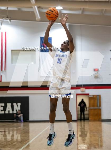 Thumbnail 1 in Porter-Gaud vs. Our Lady of Mount Carmel (Berean Christmas Showcase) photogallery.