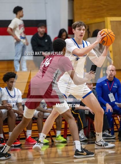 Thumbnail 1 in Porter-Gaud vs. Our Lady of Mount Carmel (Berean Christmas Showcase) photogallery.