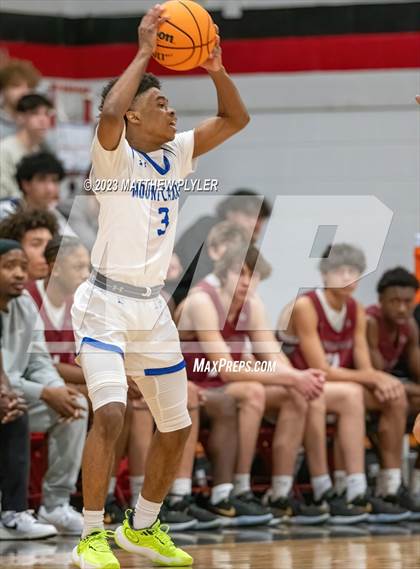 Thumbnail 2 in Porter-Gaud vs. Our Lady of Mount Carmel (Berean Christmas Showcase) photogallery.