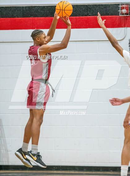 Thumbnail 3 in Porter-Gaud vs. Our Lady of Mount Carmel (Berean Christmas Showcase) photogallery.