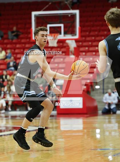 Thumbnail 2 in Sky View vs. Snow Canyon (UHSAA 4A Semifinal Playoff) photogallery.