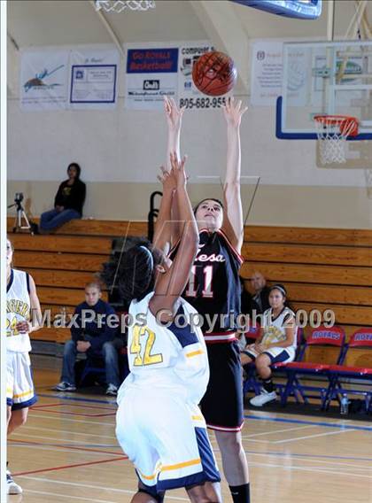 Thumbnail 2 in Dos Pueblos vs. Rio Mesa photogallery.