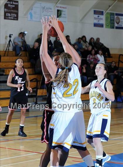 Thumbnail 3 in Dos Pueblos vs. Rio Mesa photogallery.