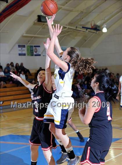 Thumbnail 2 in Dos Pueblos vs. Rio Mesa photogallery.