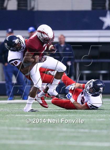 Thumbnail 1 in Allen vs. Keller Central (UIL 6A Division 1 Region I Bi-District Playoff) photogallery.