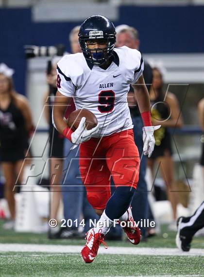 Thumbnail 3 in Allen vs. Keller Central (UIL 6A Division 1 Region I Bi-District Playoff) photogallery.