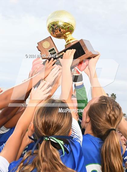 Thumbnail 3 in Xavier College Prep vs. Hamilton (AIA 6A Final - Awards) photogallery.