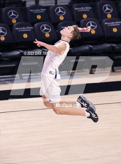 Thumbnail 2 in Patrick Henry vs Maggie Walker (VHSL Class 4 State Final) photogallery.