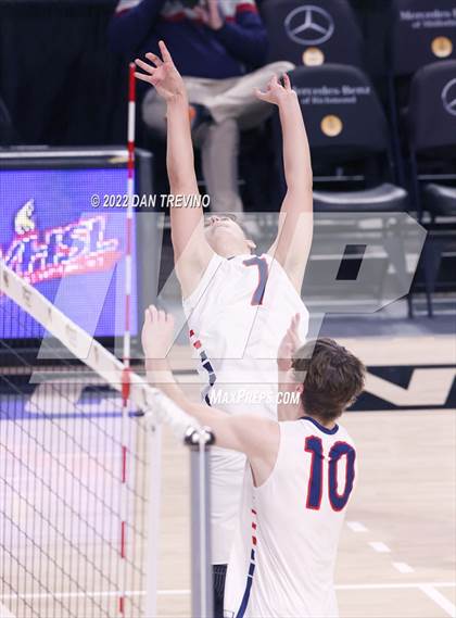 Thumbnail 2 in Patrick Henry vs Maggie Walker (VHSL Class 4 State Final) photogallery.