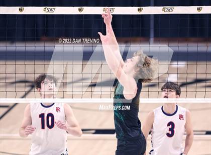 Thumbnail 2 in Patrick Henry vs Maggie Walker (VHSL Class 4 State Final) photogallery.