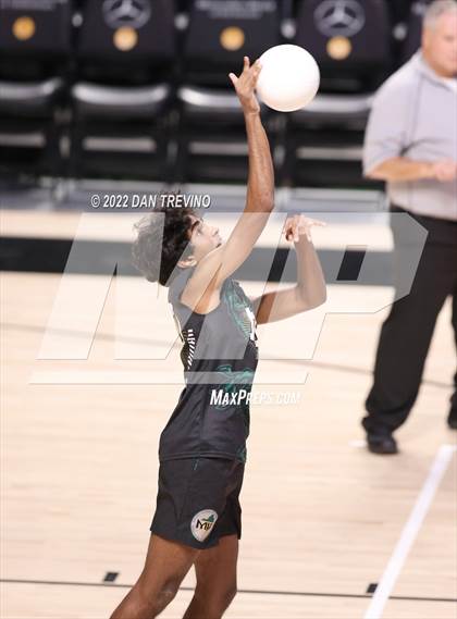 Thumbnail 3 in Patrick Henry vs Maggie Walker (VHSL Class 4 State Final) photogallery.