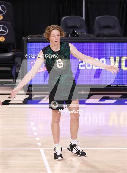 Thumbnail 2 in Patrick Henry vs Maggie Walker (VHSL Class 4 State Final) photogallery.