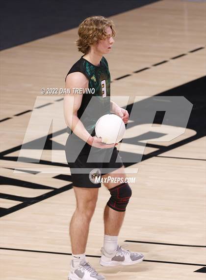Thumbnail 2 in Patrick Henry vs Maggie Walker (VHSL Class 4 State Final) photogallery.