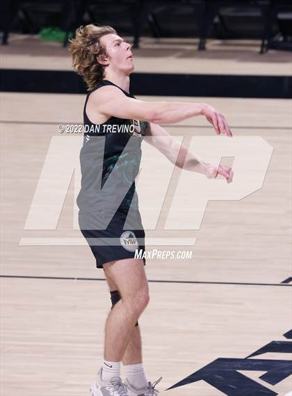 Thumbnail 2 in Patrick Henry vs Maggie Walker (VHSL Class 4 State Final) photogallery.