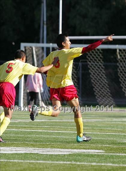 Thumbnail 1 in Gustine vs. Encina Prep (CIF SJS D6 Final) photogallery.