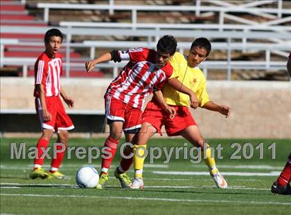 Thumbnail 1 in Gustine vs. Encina Prep (CIF SJS D6 Final) photogallery.