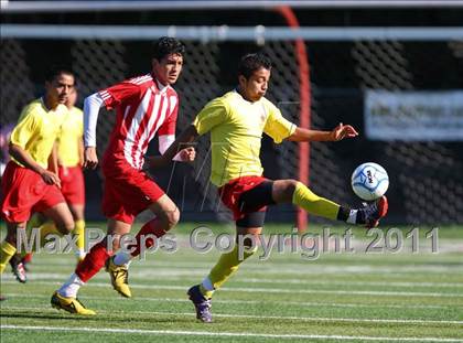 Thumbnail 3 in Gustine vs. Encina Prep (CIF SJS D6 Final) photogallery.