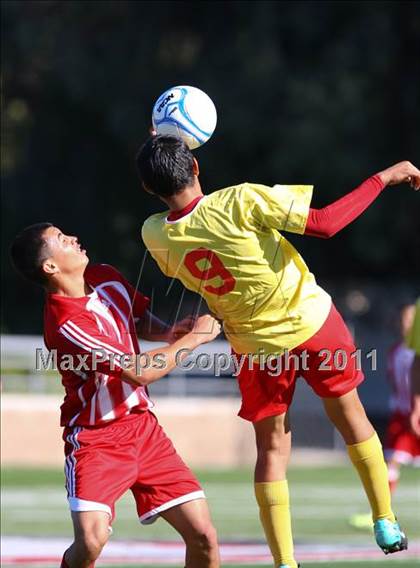 Thumbnail 2 in Gustine vs. Encina Prep (CIF SJS D6 Final) photogallery.