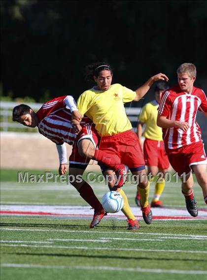 Thumbnail 3 in Gustine vs. Encina Prep (CIF SJS D6 Final) photogallery.