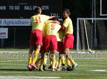 Thumbnail 2 in Gustine vs. Encina Prep (CIF SJS D6 Final) photogallery.