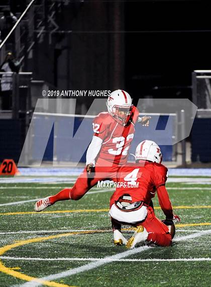 Thumbnail 3 in Farmingdale vs. Freeport (Nassau County Conference I Final) photogallery.