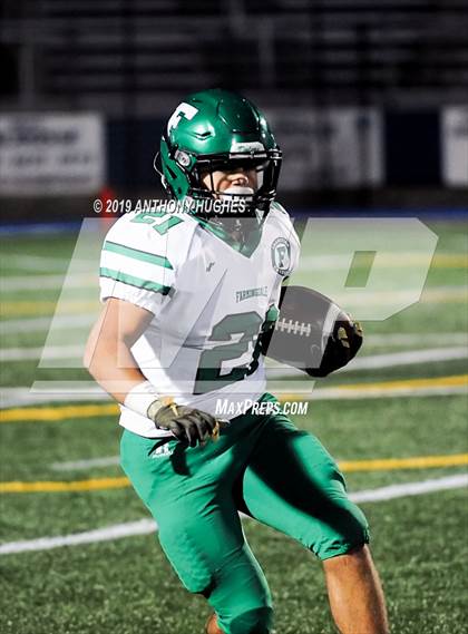 Thumbnail 2 in Farmingdale vs. Freeport (Nassau County Conference I Final) photogallery.