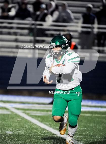 Thumbnail 2 in Farmingdale vs. Freeport (Nassau County Conference I Final) photogallery.