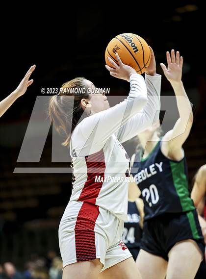 Thumbnail 3 in Reedley vs. Arvin (CIF CS Division 5 Championship) photogallery.