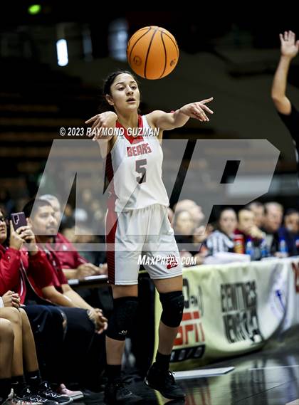 Thumbnail 3 in Reedley vs. Arvin (CIF CS Division 5 Championship) photogallery.